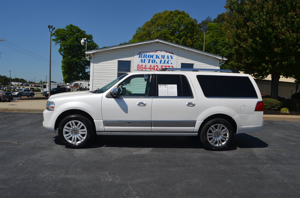 2013 Lincoln Navigator Base
