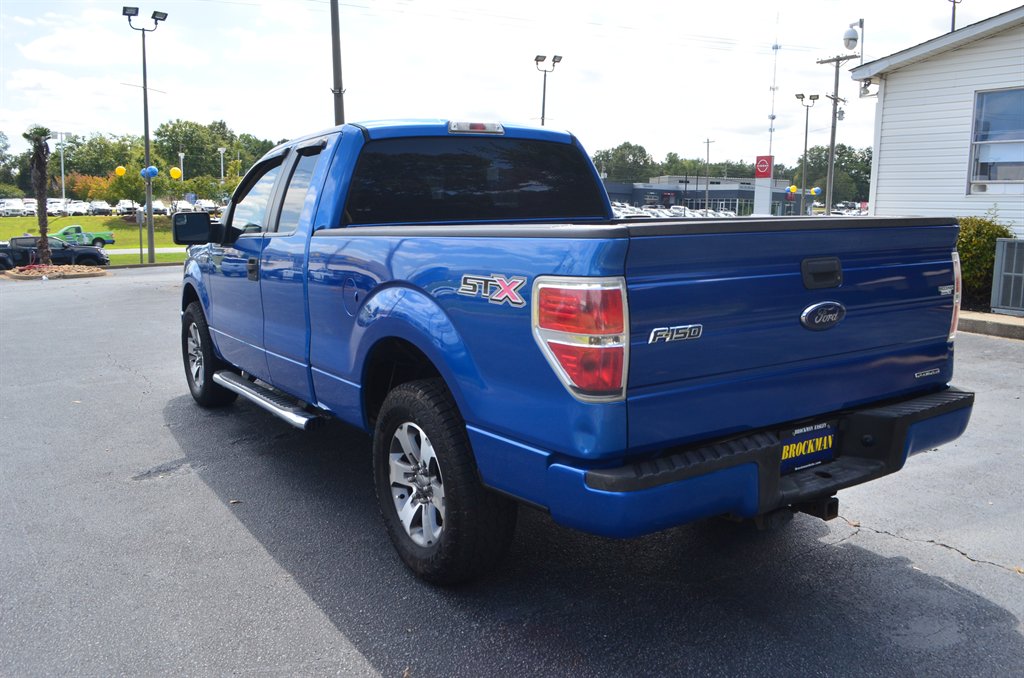Ford F-150 photo 2