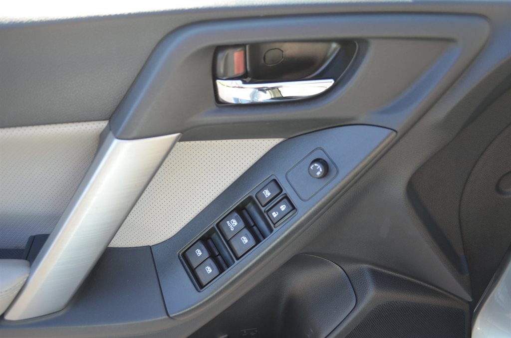 Subaru Forester photo 9