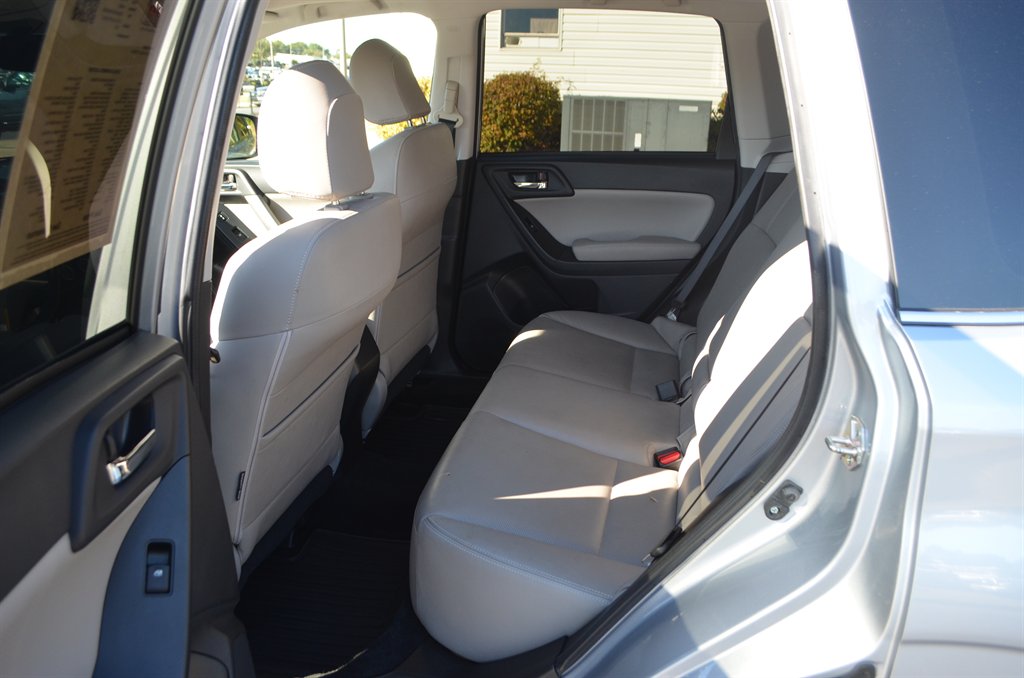 Subaru Forester photo 10