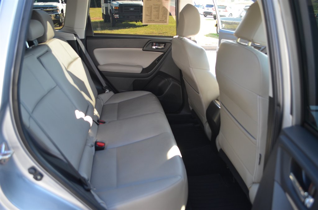 Subaru Forester photo 12