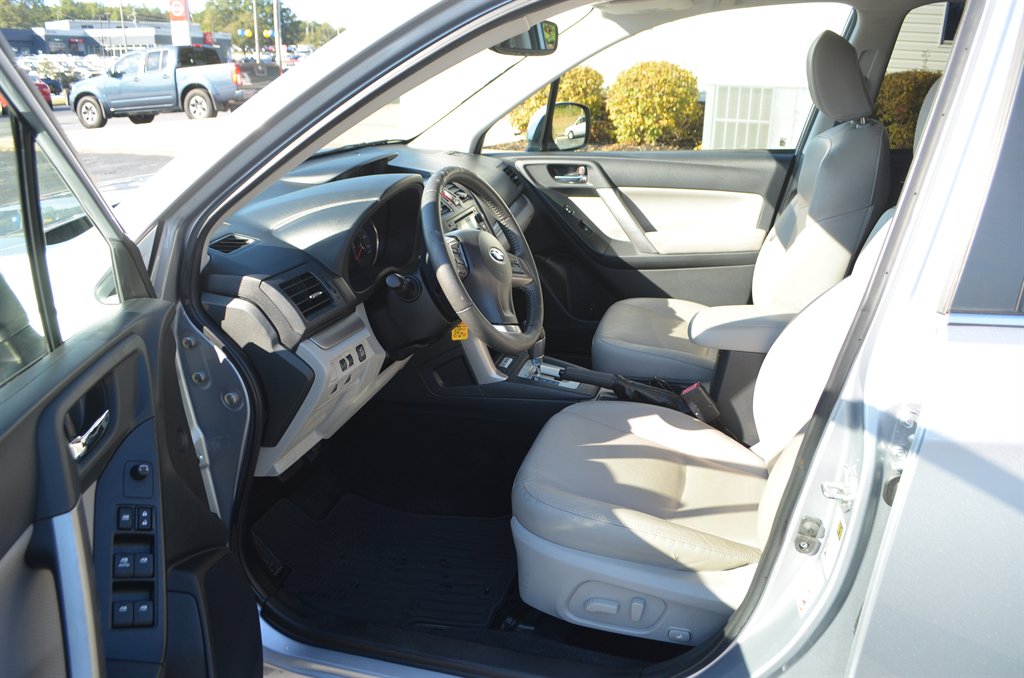 Subaru Forester photo 8