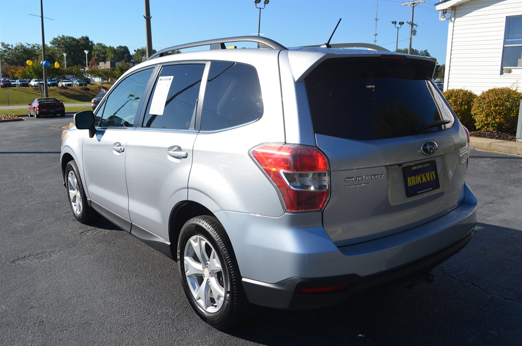 Subaru Forester photo 2