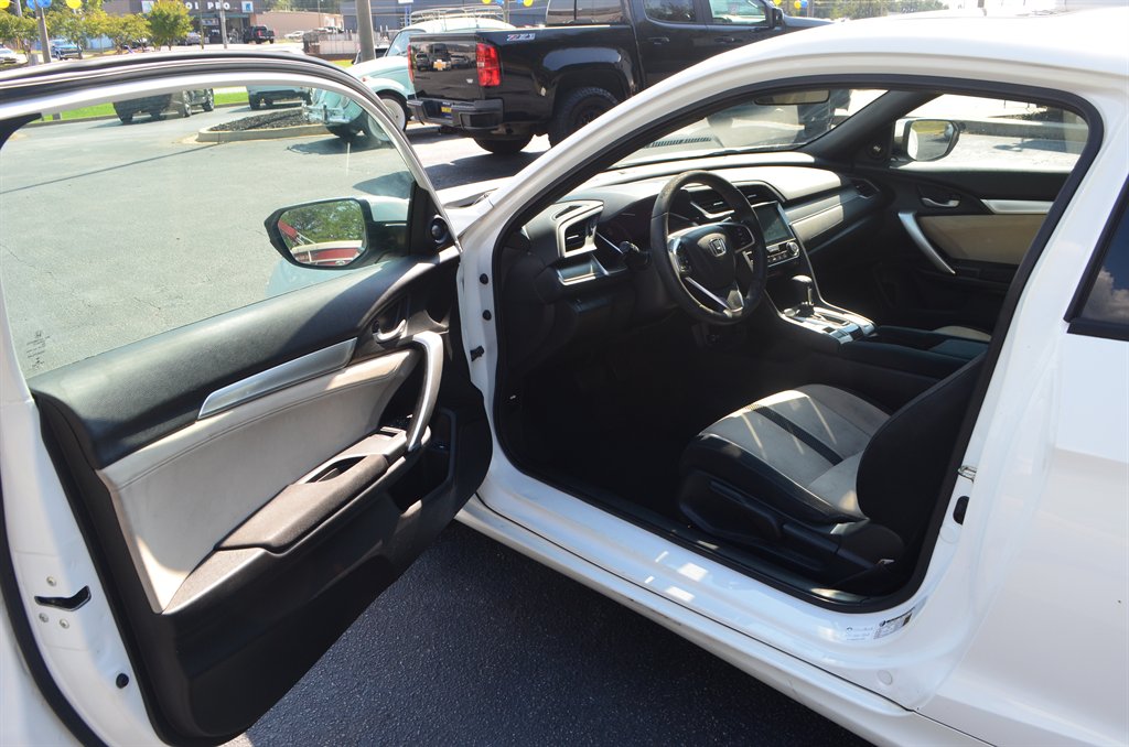 Honda Civic photo 12