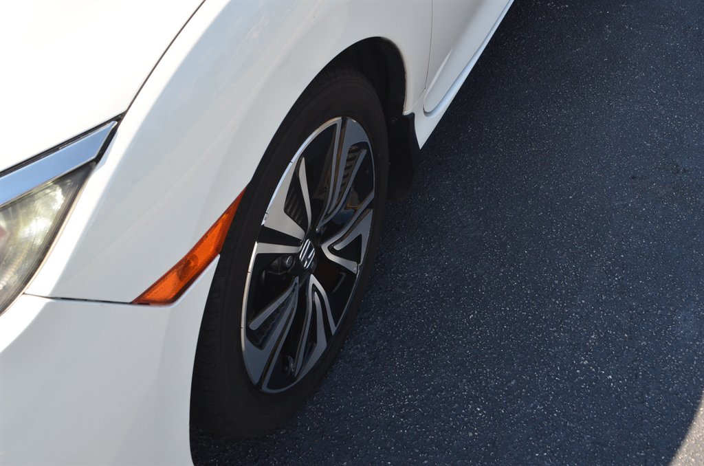 Honda Civic photo 8