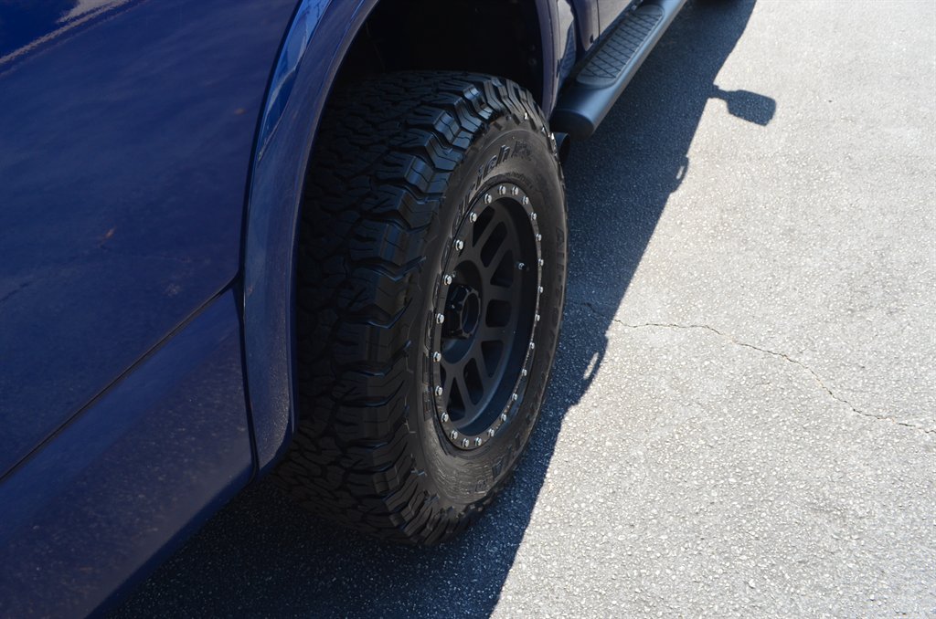 Nissan Titan photo 10
