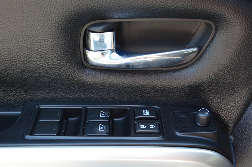 Nissan Titan photo 13