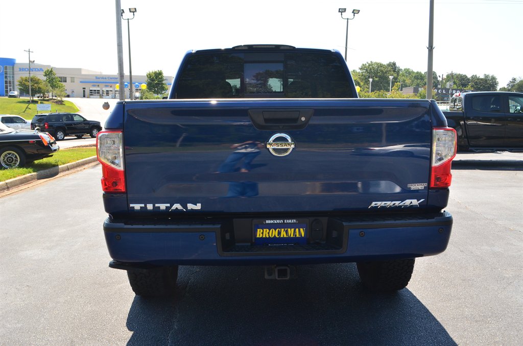 Nissan Titan photo 3