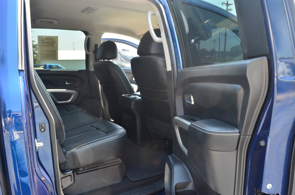 Nissan Titan photo 15