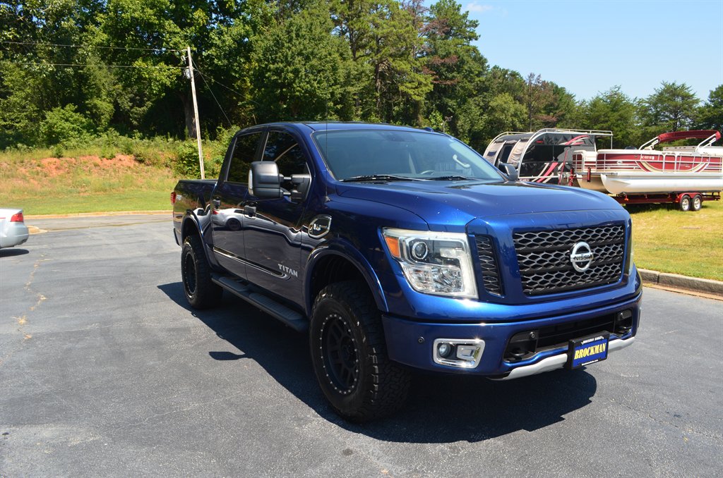 Nissan Titan photo 6