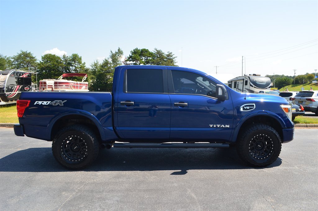 Nissan Titan photo 5