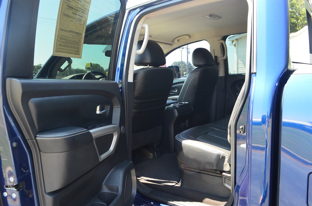 Nissan Titan photo 14