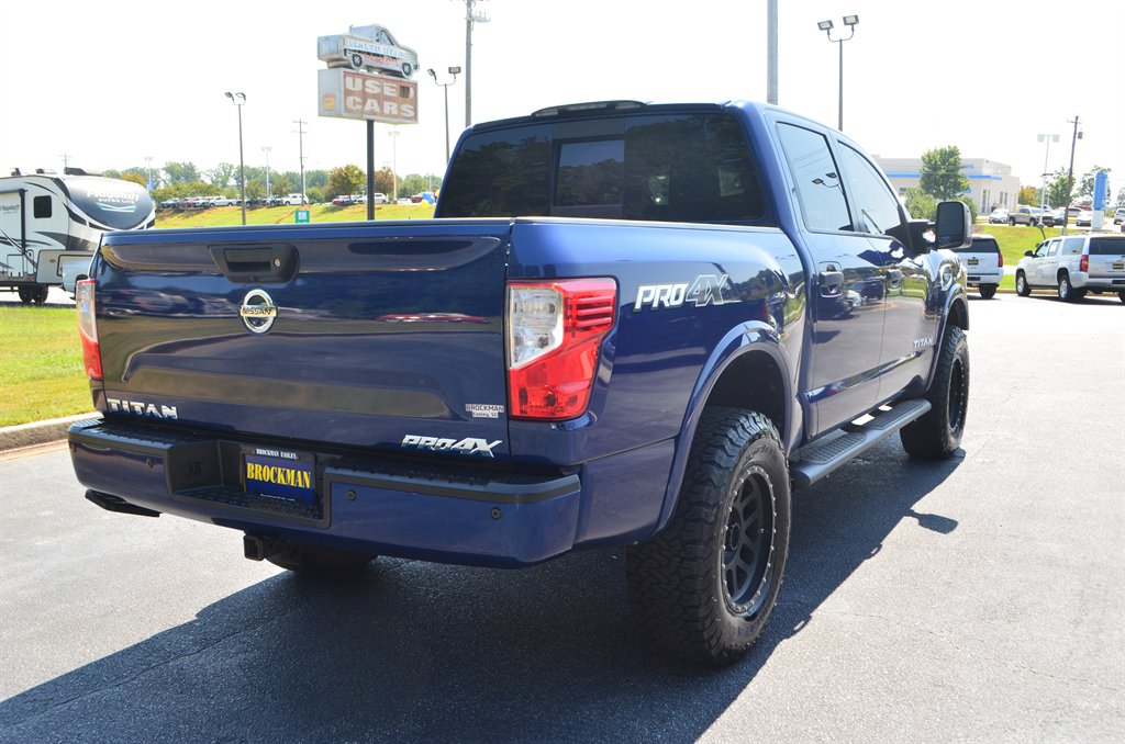 Nissan Titan photo 4
