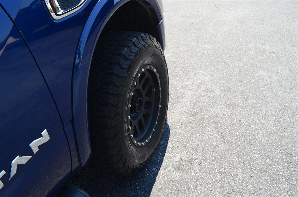 Nissan Titan photo 11