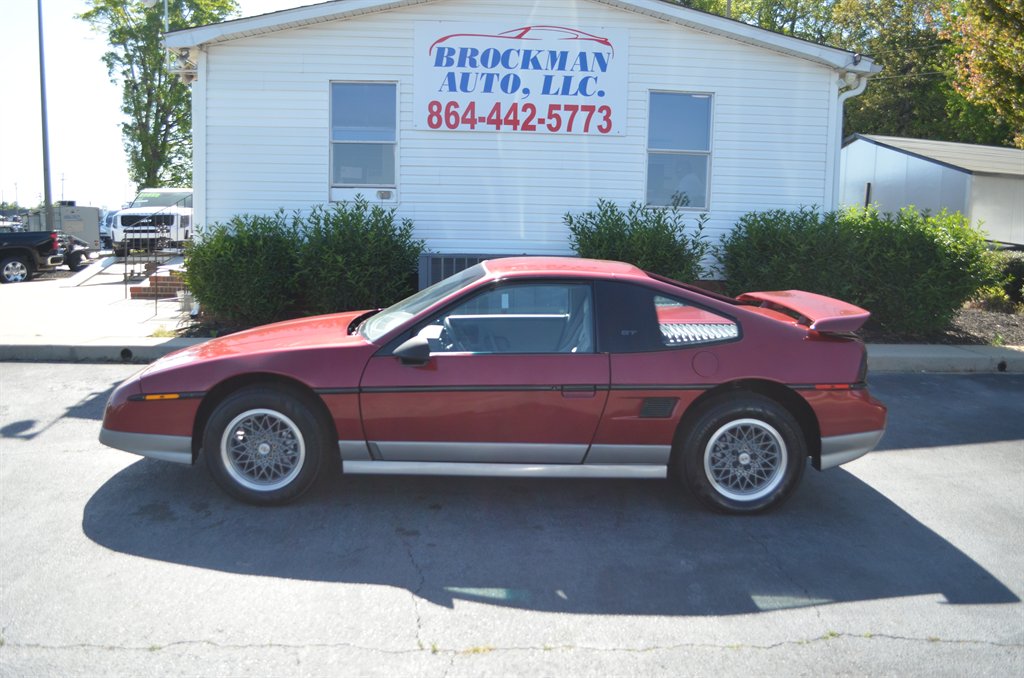 1987 Pontiac Fiero's photo