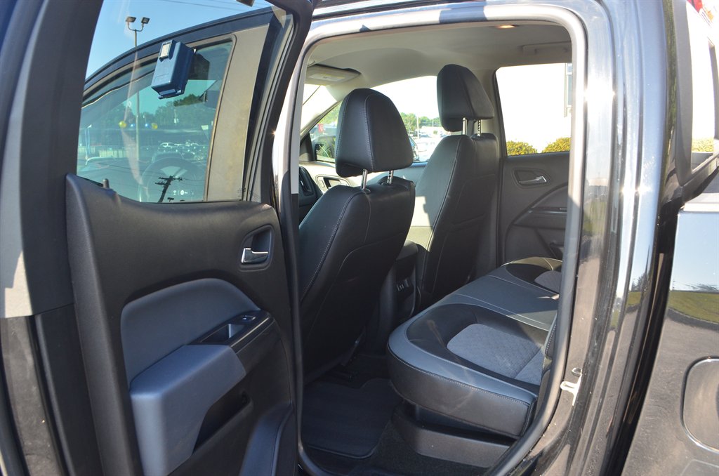 Chevrolet Colorado photo 14