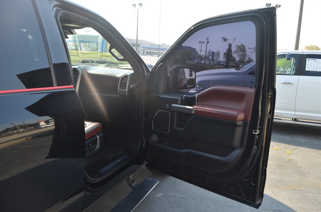 2018 Ford F-150 Platinum - Photo 17