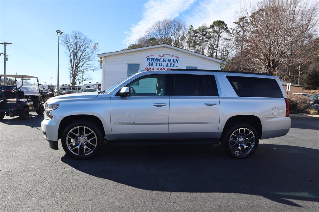 2019 Chevrolet Suburban LT's photo