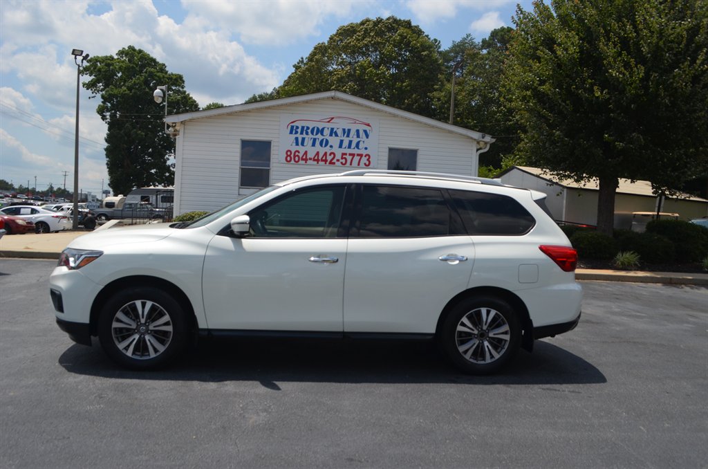 2020 Nissan Pathfinder SL