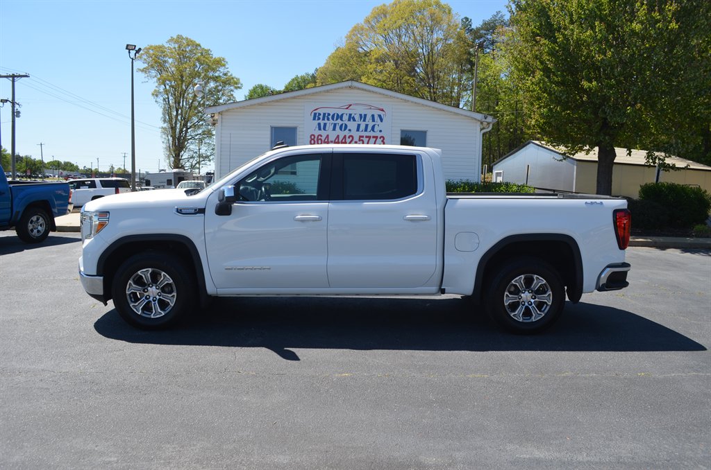 2021 GMC Sierra 4WD Crew Cab Short Box SLE's photo