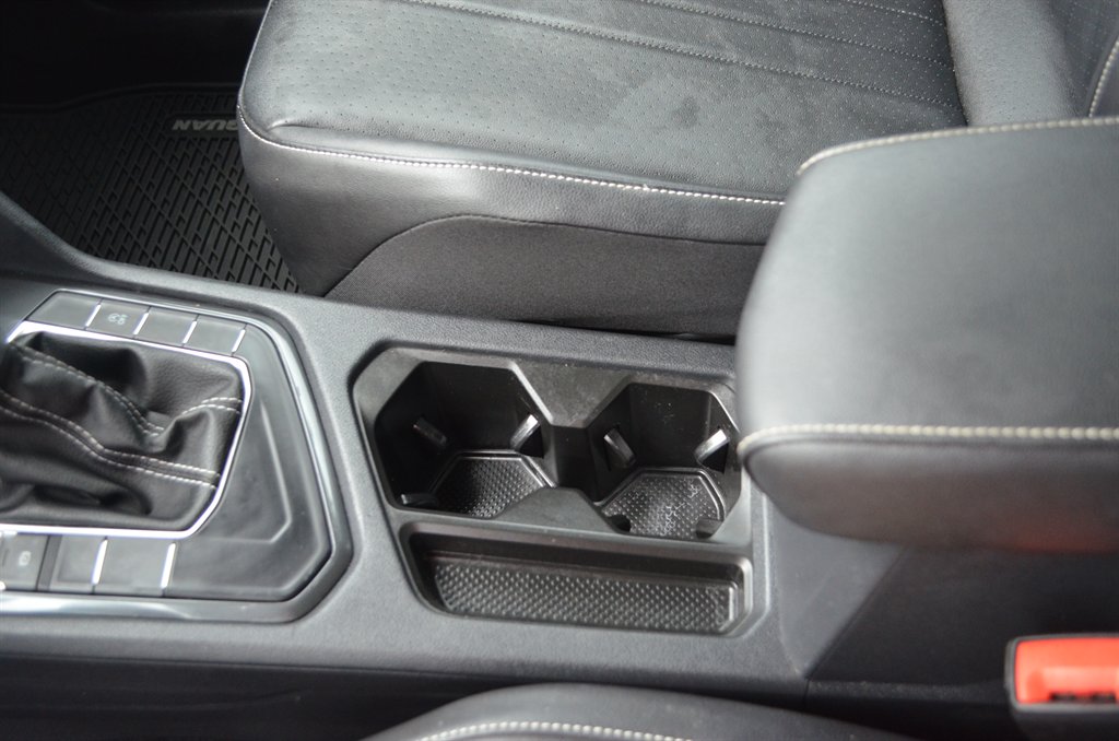 2022 Volkswagen Tiguan SE - Photo 22