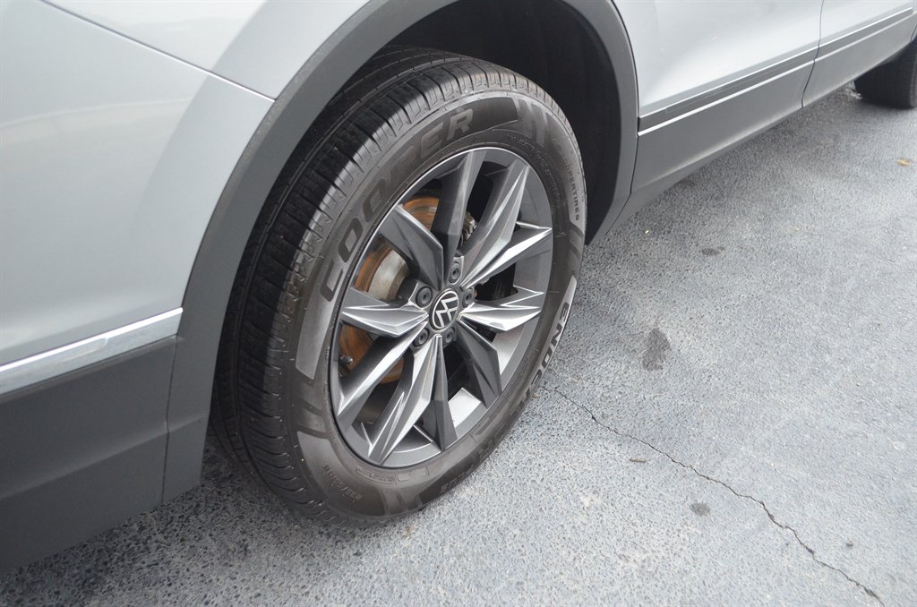 2022 Volkswagen Tiguan SE - Photo 11