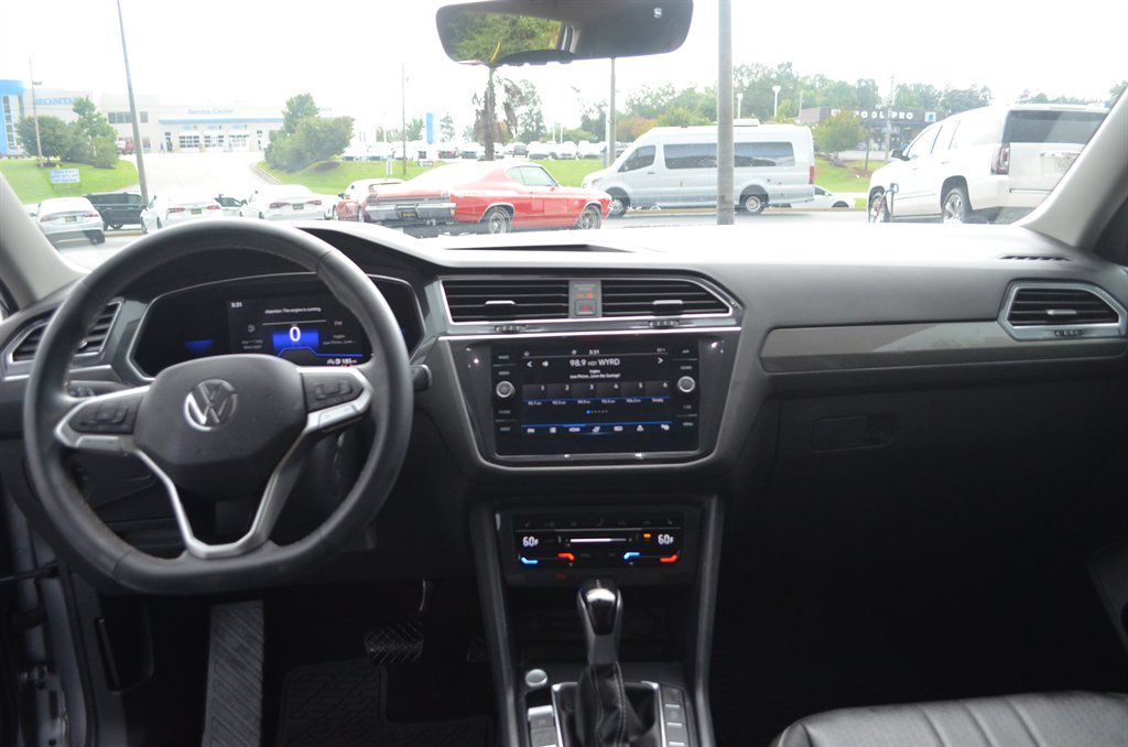 2022 Volkswagen Tiguan SE - Photo 28