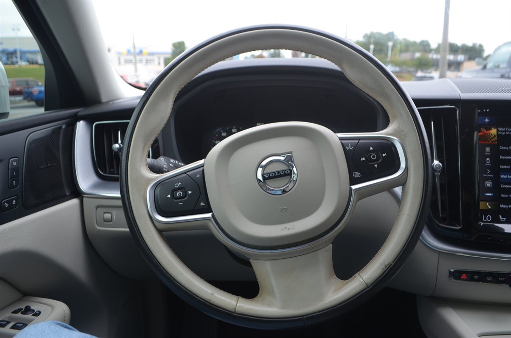 Volvo XC60 photo 18