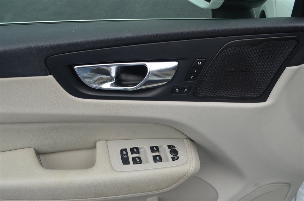 Volvo XC60 photo 13