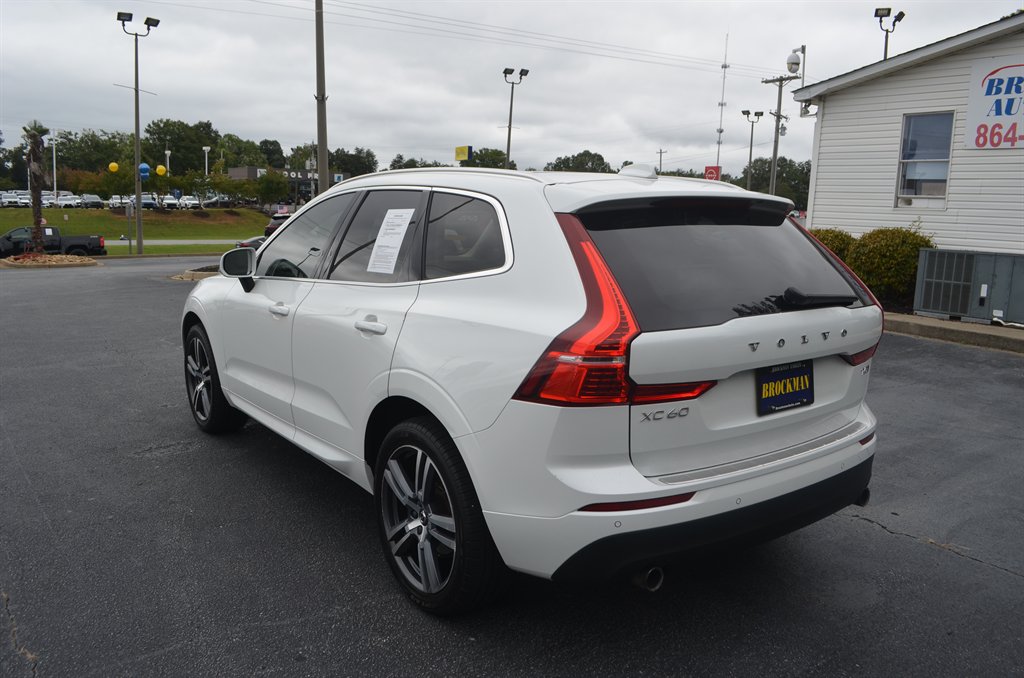 Volvo XC60 photo 2