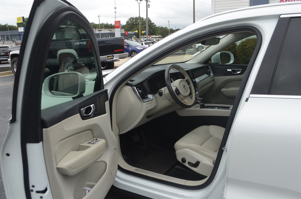 Volvo XC60 photo 12